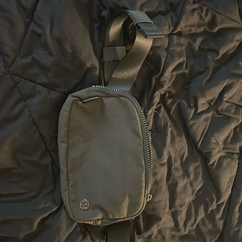 Excellent condition Lululemon belt bag